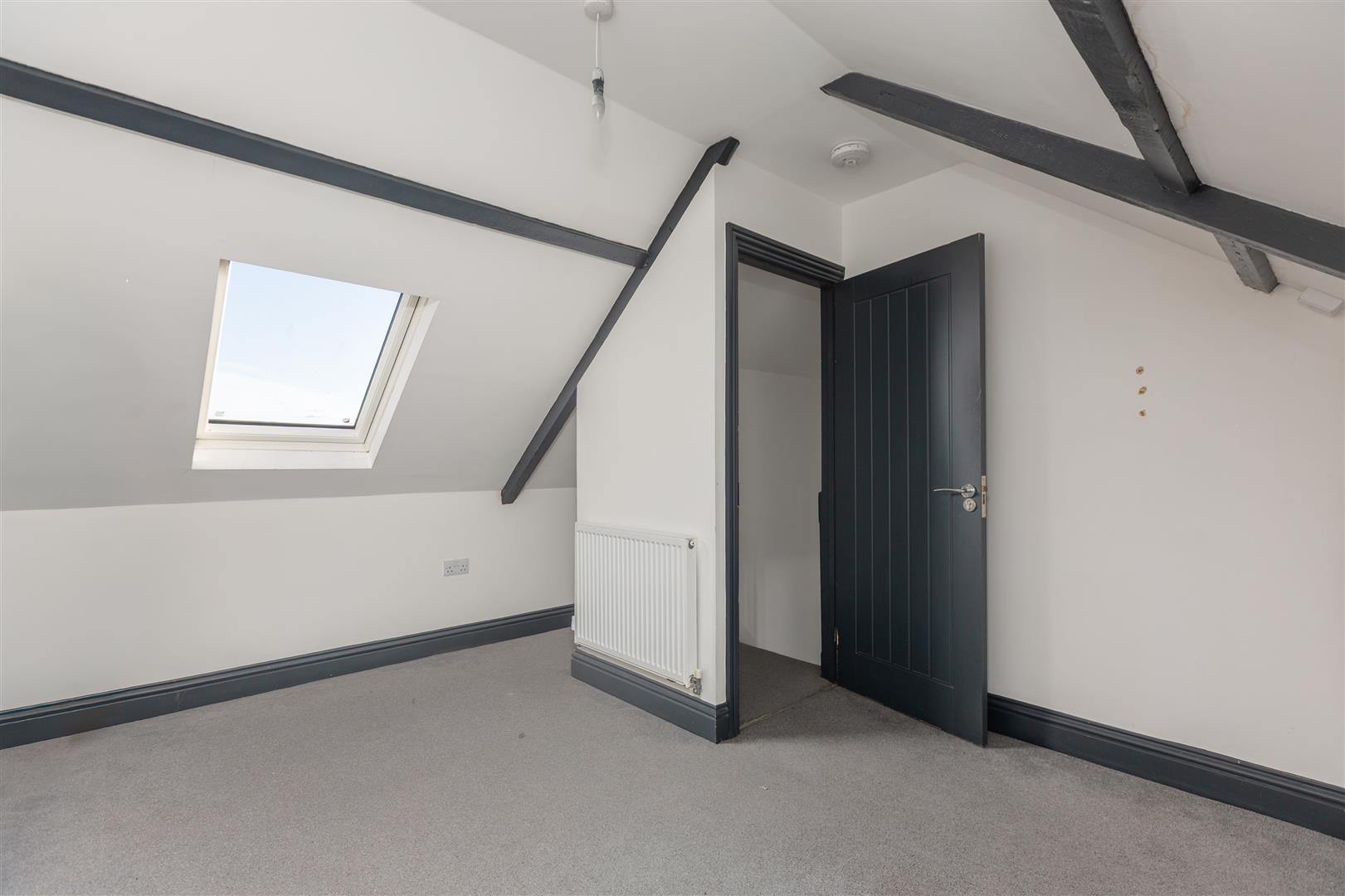 Courtney Street, Manselton, Swansea, SA5 9NX
